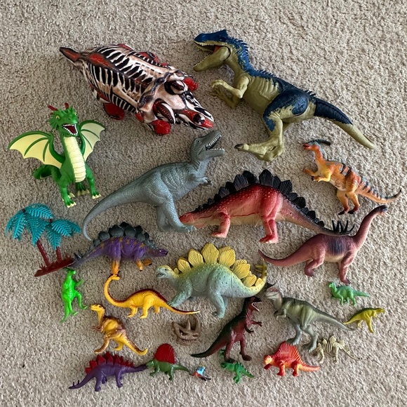 Assorted Lot Of Dinosaur Toys! - Picture 1 of 5